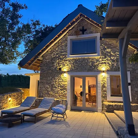 펜션 Ermenes 2 - The Vineyard Retreat With Panoramic Views On Balaton