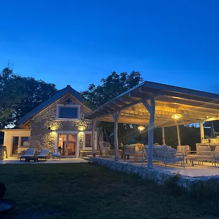 Ermenes 2 - The Vineyard Retreat With Panoramic Views On Balaton Дом отдыха *