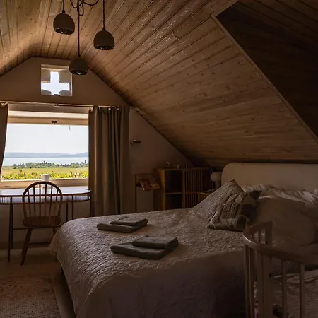 펜션 Ermenes 2 - The Vineyard Retreat With Panoramic Views On Balaton *
